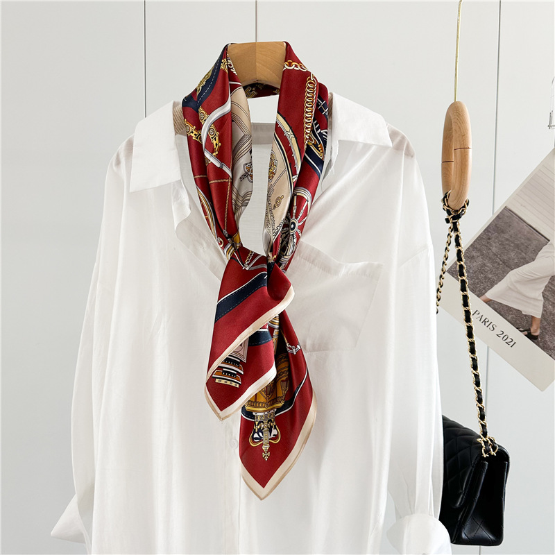 Miękka jedwabna apaszka damska – Travel Accessories To Gift recenzja i cena